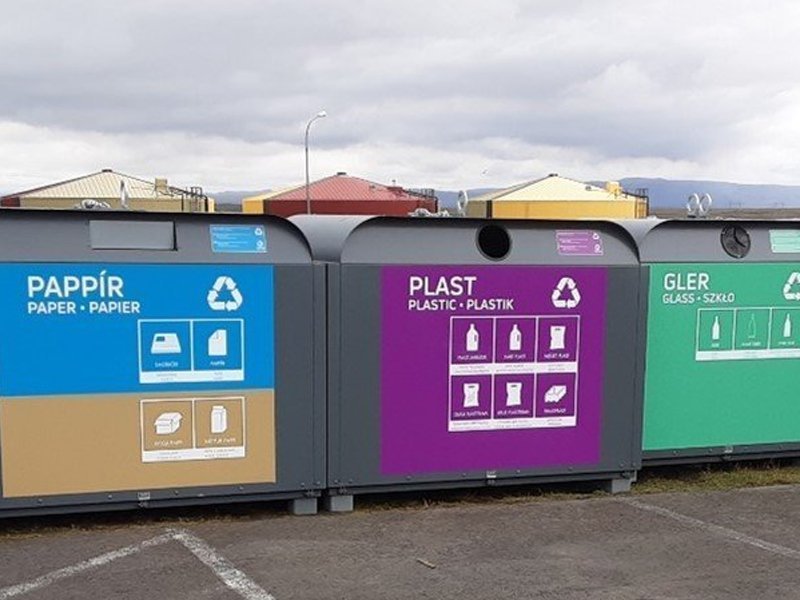 Á myndinni má sjá nýja grenndargáma í Reykjanesbæ sem merktir eru með Fenúr merkingum.