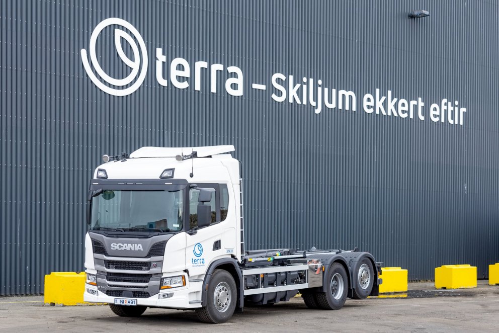 Þrír nýjir metanbíla