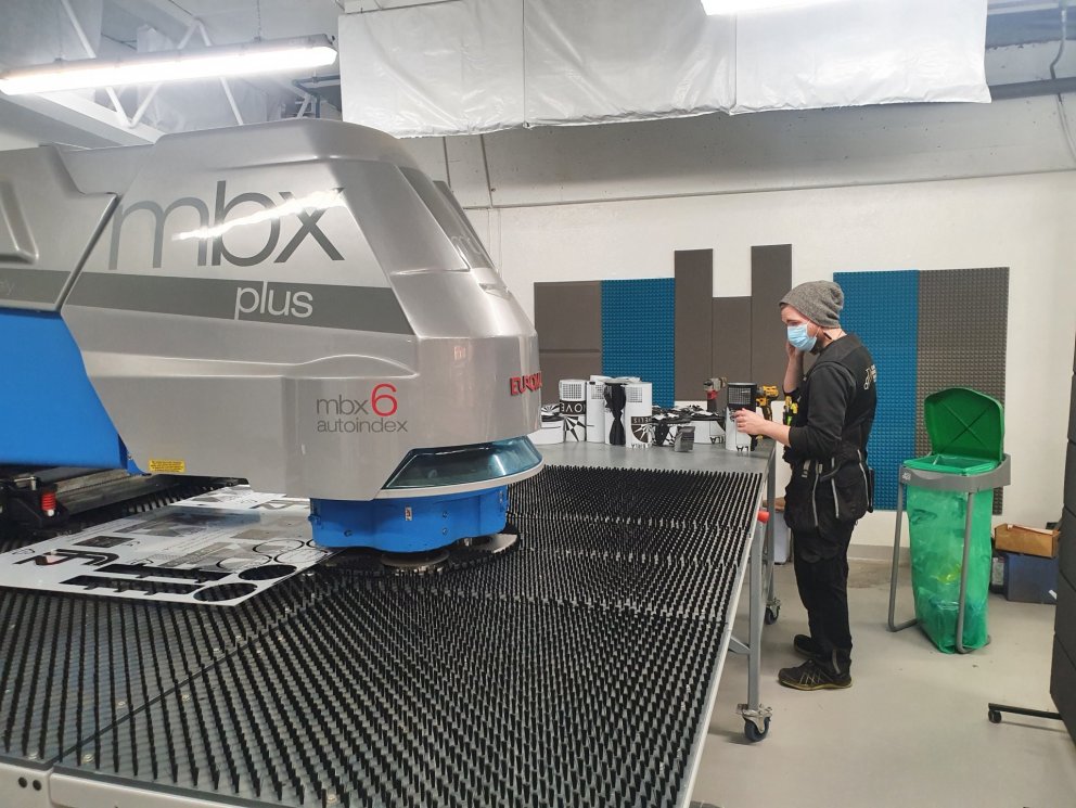 Undir stækkunarglerinu - Blikksmiðja Guðmundar ehf.