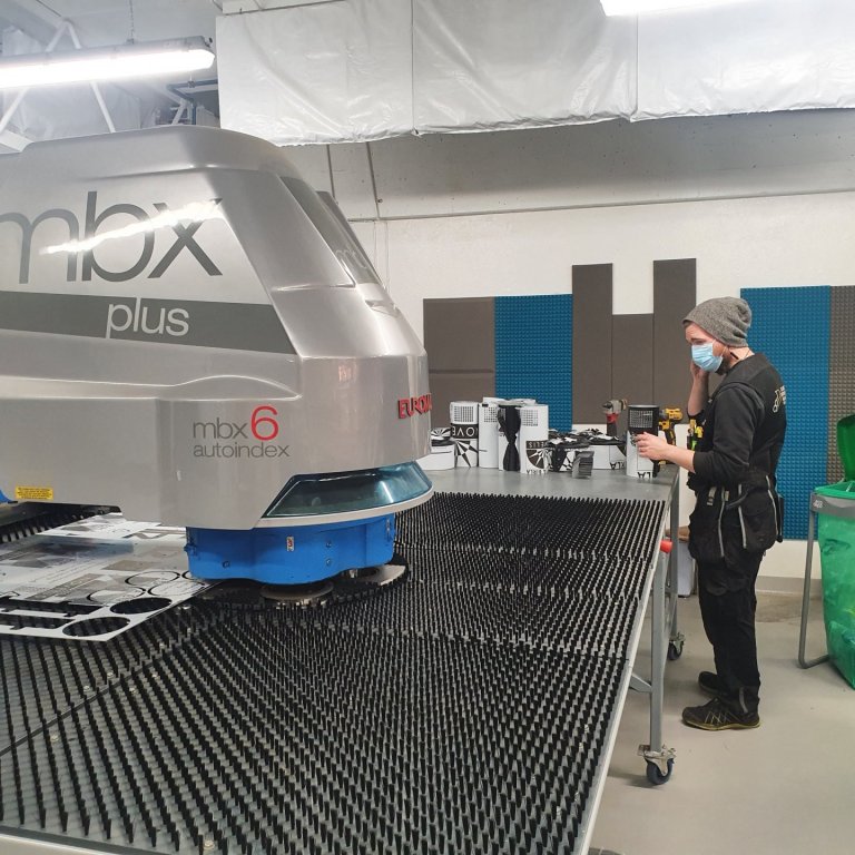 Undir stækkunarglerinu - Blikksmiðja Guðmundar ehf.