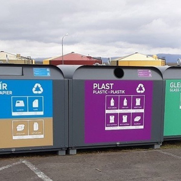 Þessi gámar eru merktir samkvæmt nýjustu viðmiðum og reglum hvað varðar útlit og merkingar á flokkun…