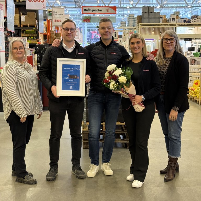 Á myndinni má sjá fulltrúa Bauhaus taka á móti Umhverfisverðlaunum Terra.
Elísabet, viðskiptastjóri&hellip;