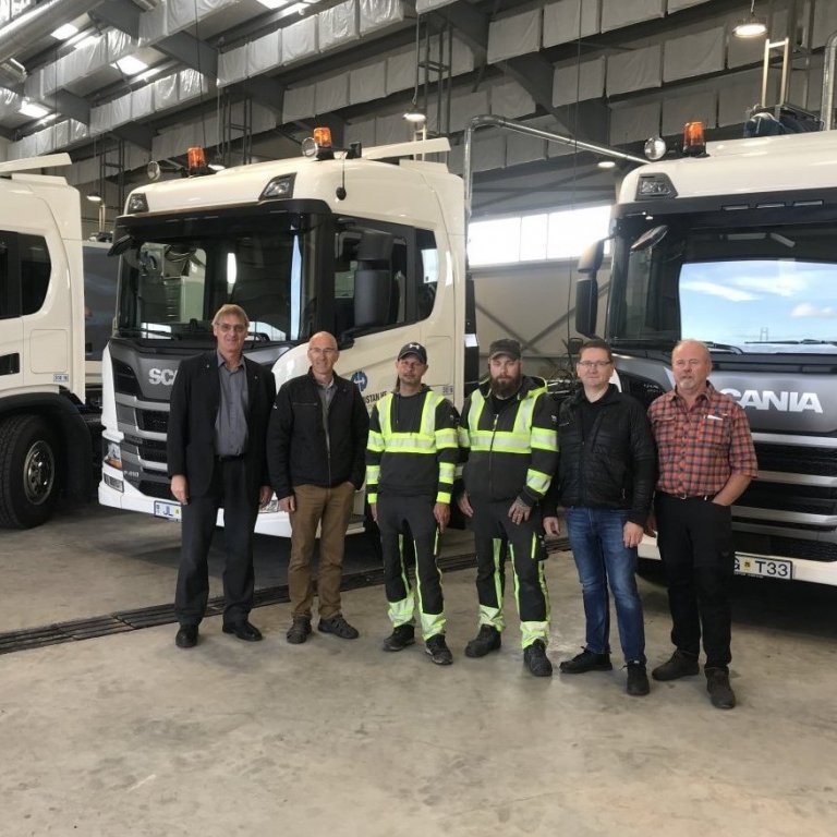 3 nýjir bílar afhentir